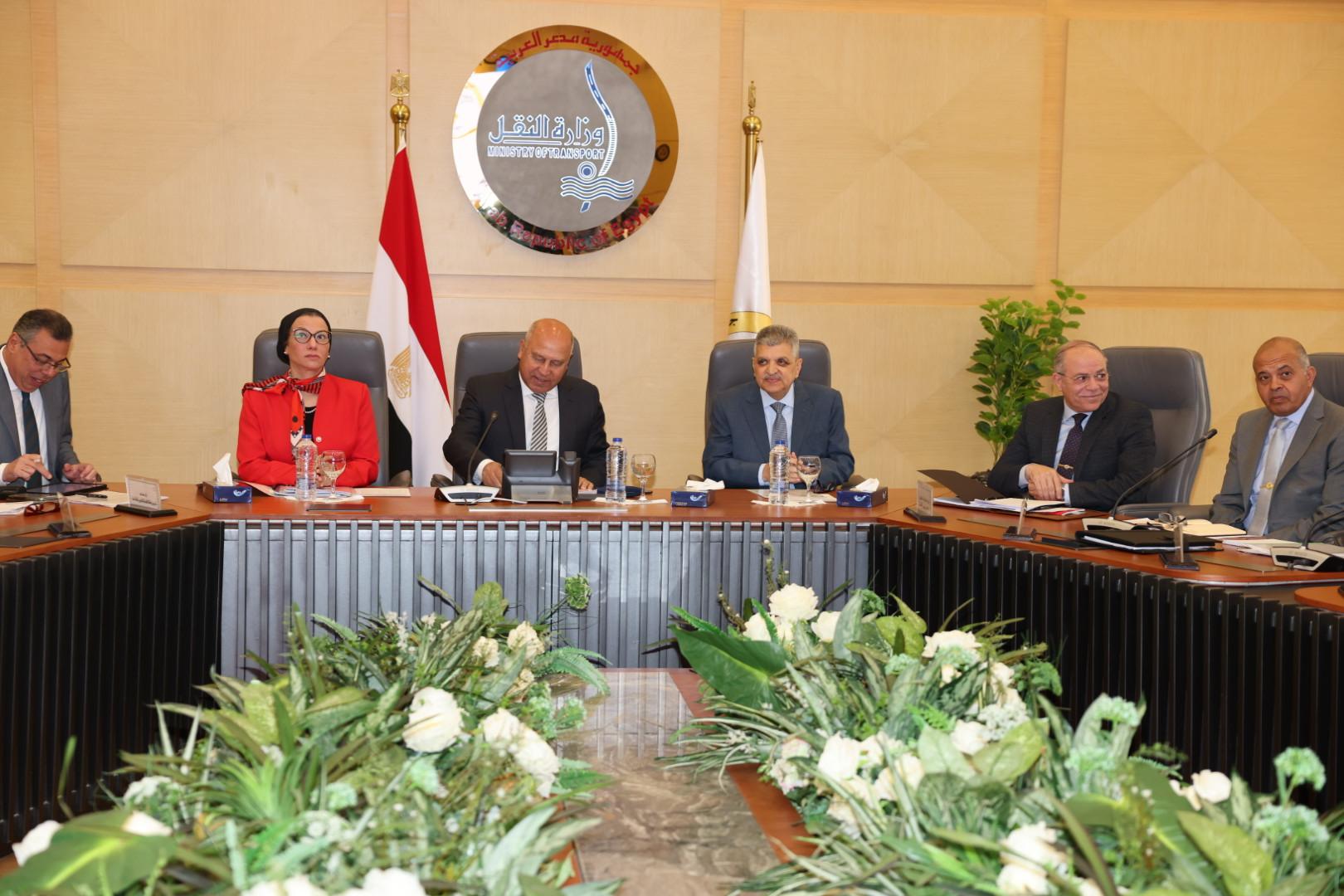 النقل: نضع ضمن أولويتنا  تحويل جميع الموانئ المصرية إلى “موانئ خضراء”