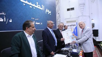 نقابة أطباء الجيزة تكرم الدكتور “قرني عبد الستار” باحتفالية “يوم الطبيب”