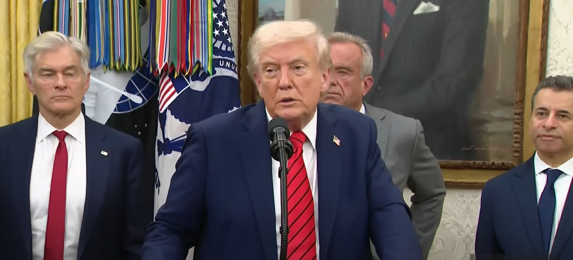 عاجل| ترامب: ماشادو أخبرتني بأنني أنا من أستحق نوبل للسلام