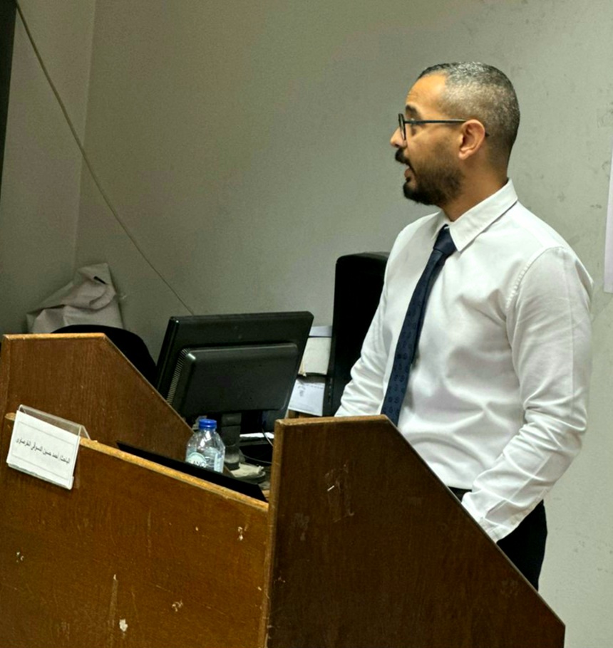 احمد حسين يحصل علي الدكتوراة في العلاج الطبيعي قسم الباطنة